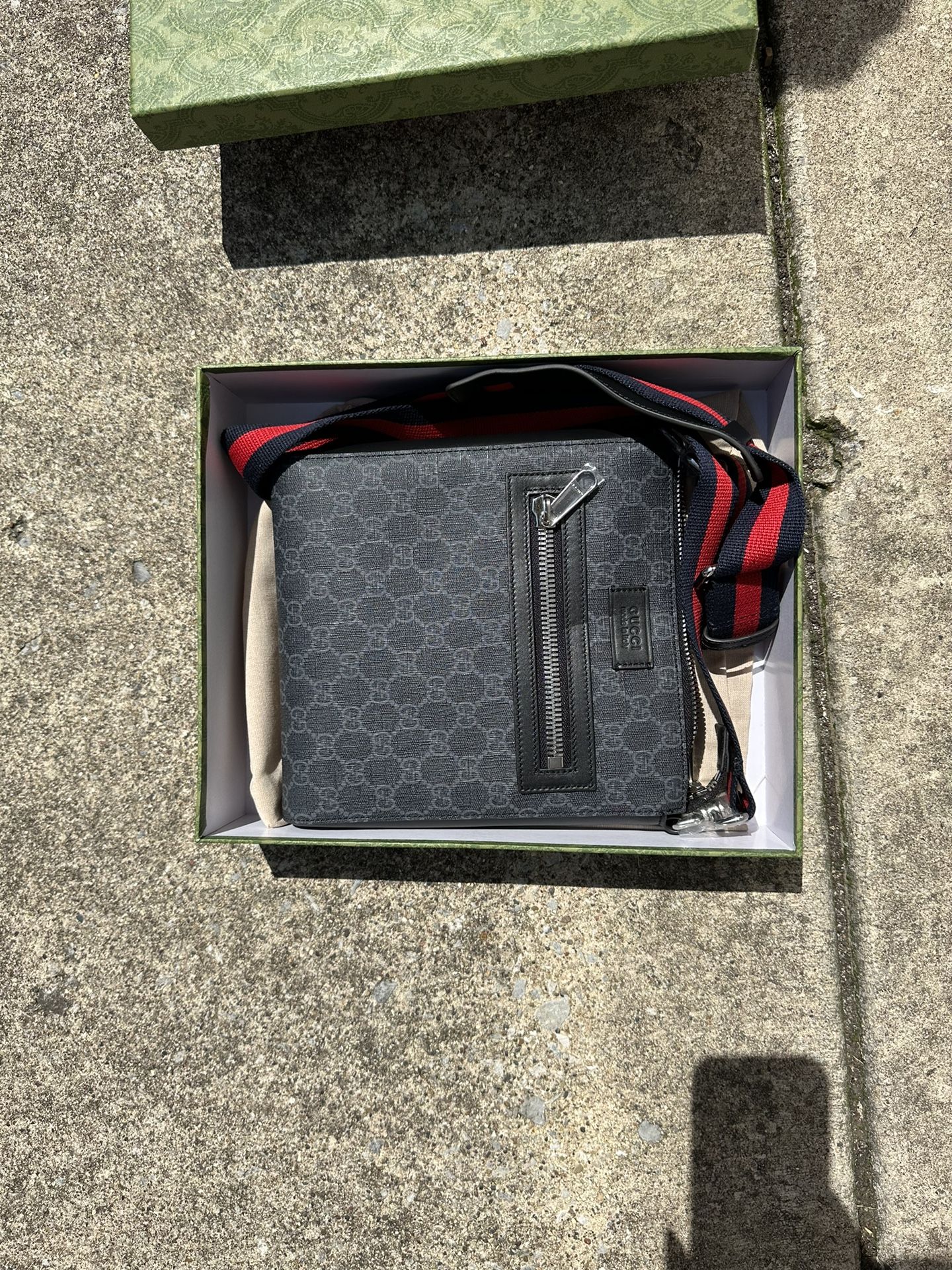 Gucci Messenger Bag W Box for Sale in Chicago IL OfferUp