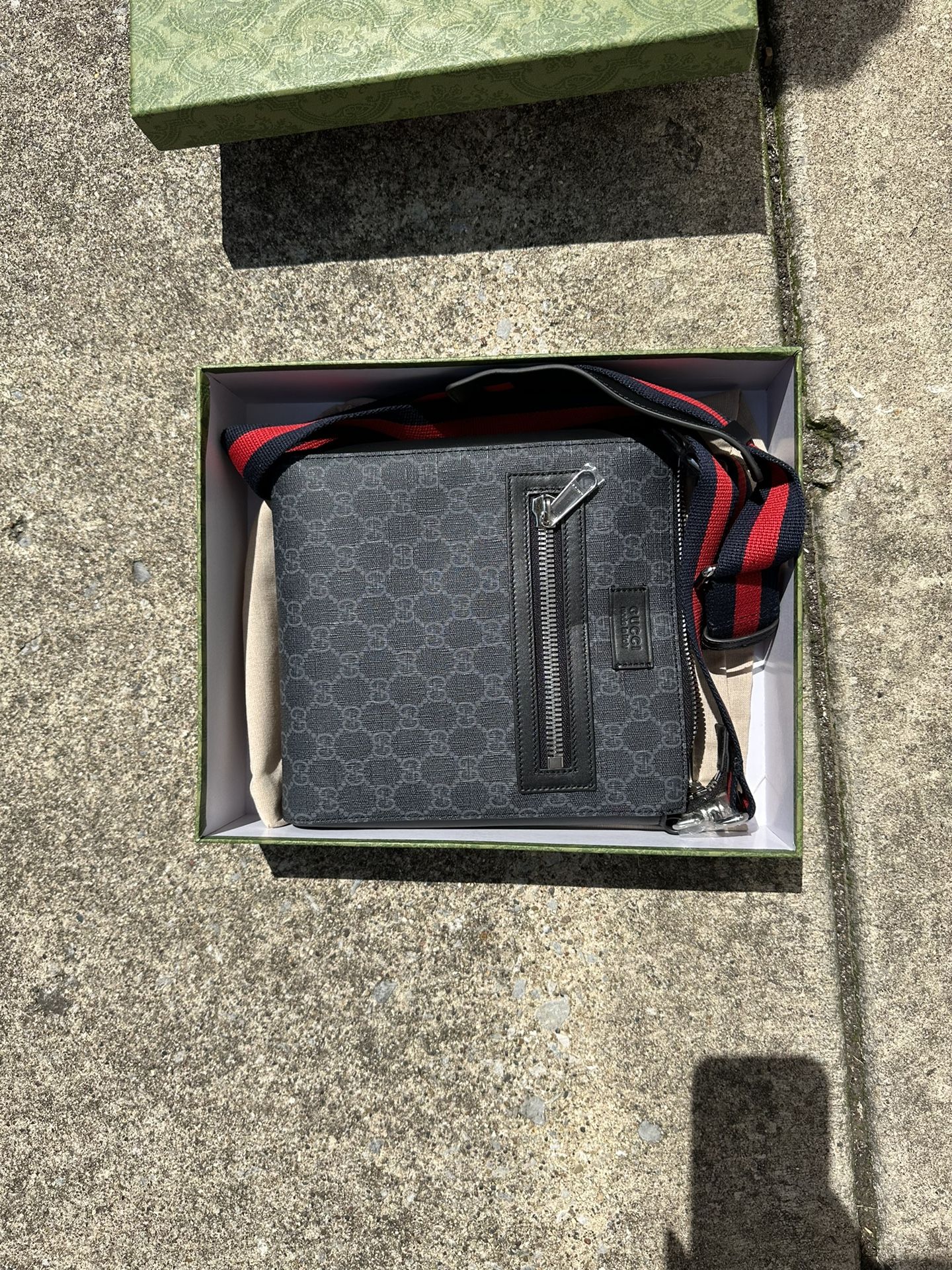 Mens Large Gucci Messenger Bag for Sale in Orlando, FL - OfferUp