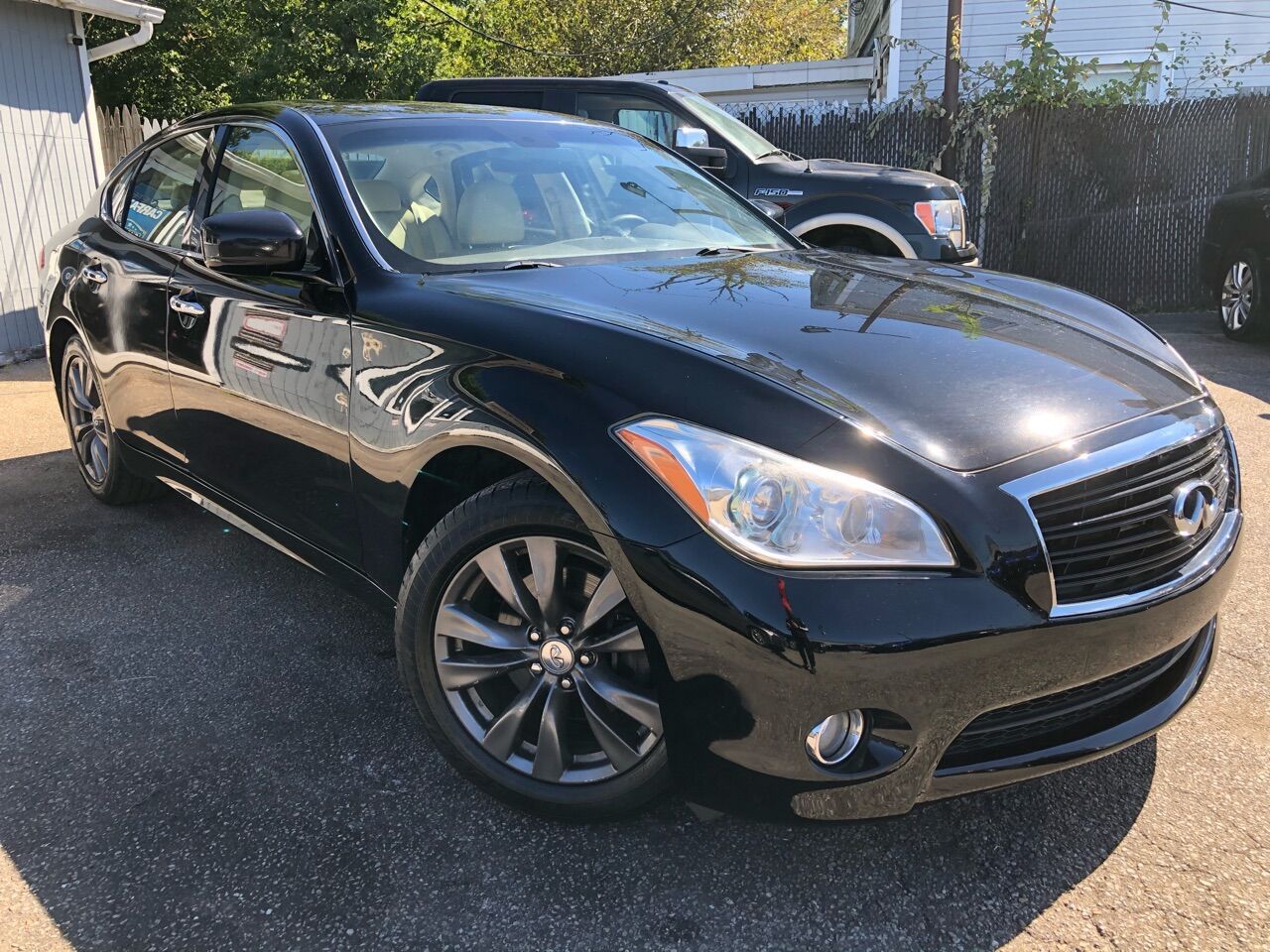 2013 Infiniti M37