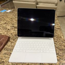 Apple iPad Air (M3) and Apple magic keyboard 