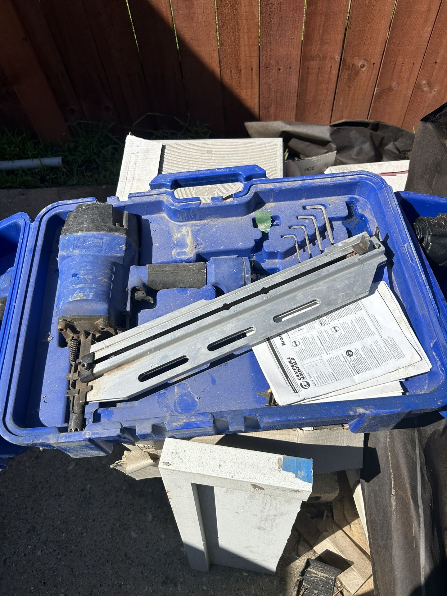 Campbell Hausfeld Nailgun Set