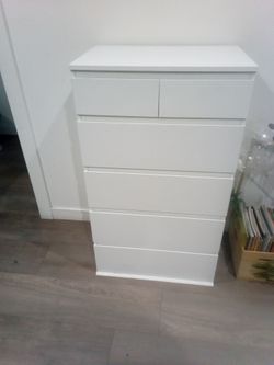 White Chest of Drawers 6-Drawer Dresser