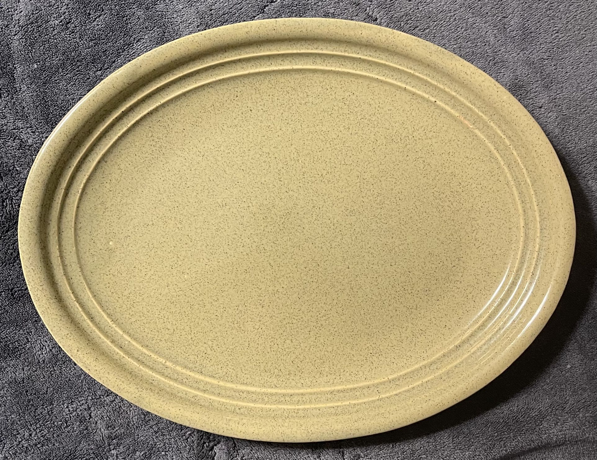 Monmouth Ill USA Restaurant Ware Ovenproof Green Speckled Serving Platter. 