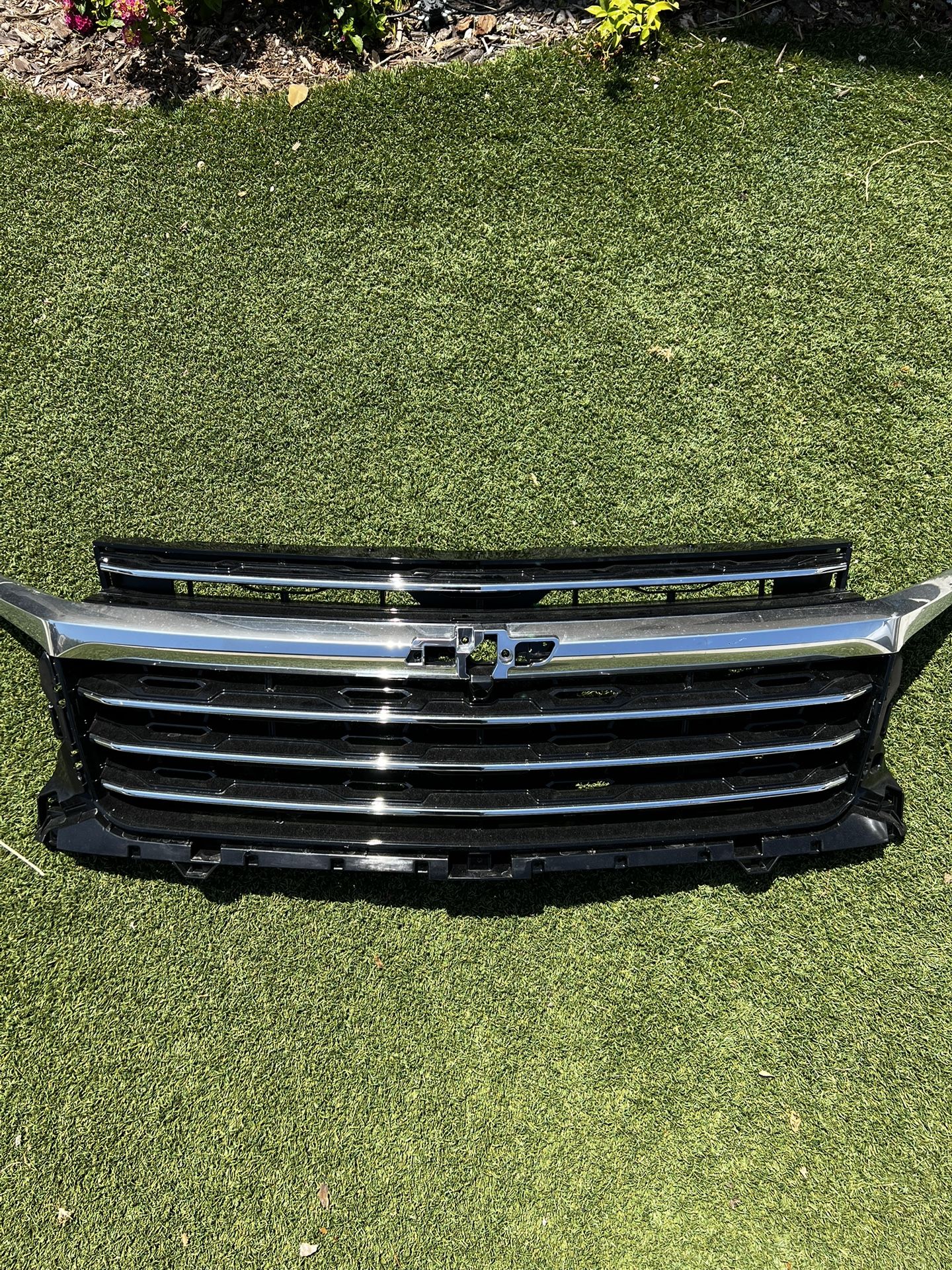 2024 - 2025 Chevy Traverse Front Grille