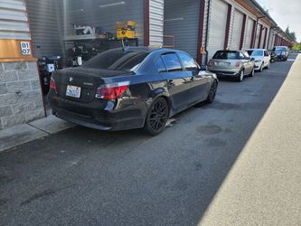 2004 BMW 525i