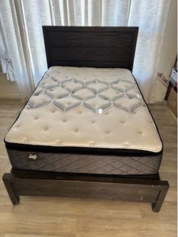 Full size bed