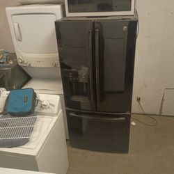 GE Refrigerator 
