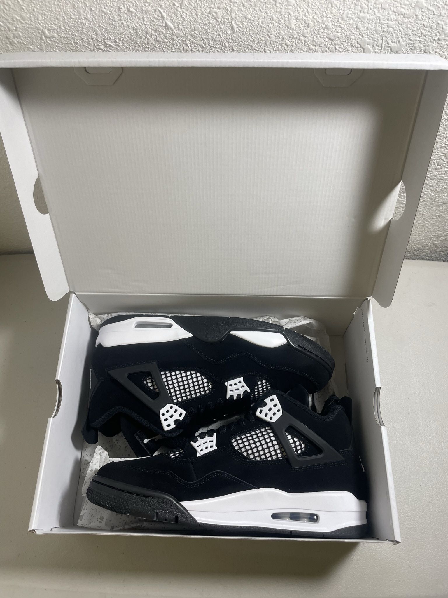 Jordan 4 Retro White Thunder