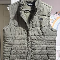 Women’s XL buttoned vest