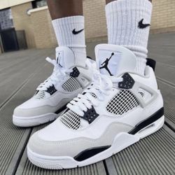 Jordan 4 Retro