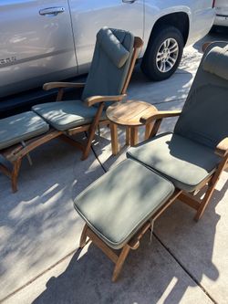 Domus Teak Brand 2x Steamer Chairs with Cushions and Teak Side Table
