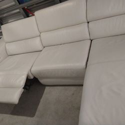 SECTIONAL GENUINE LEATHER RECLINER ELECTRIC WHITE COLOR..DELIVERY SERVICE AVAILABLE