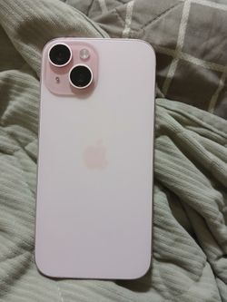 iPhone 15 pink