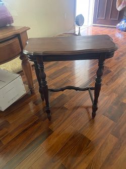 Small table stand