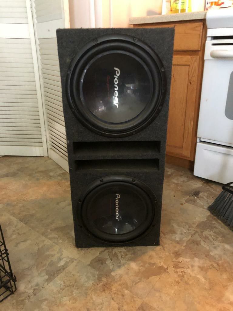 Pioneer Competition Speaker and 2 amps and crossover