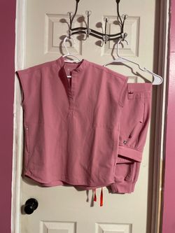 Figs Chalk pink scrub set