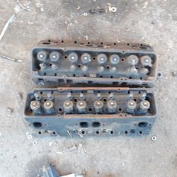2 Chevy Cylinderheads