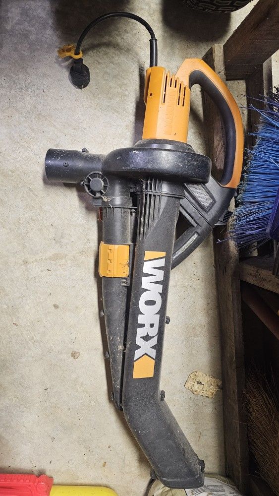 Worx Tri Vac Corded Leaf Blower, Vacuum. Mulcher.