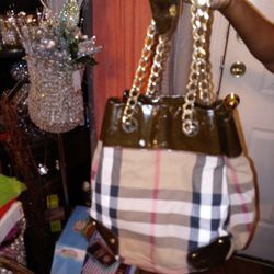 LARGE BAG BY BURBERRY