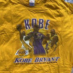 VINTAGE LAKERS FRUIT OF THE LOOM KOBE TEE 