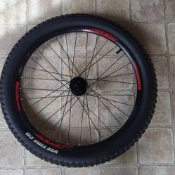 24" Tubeless 15 x 100 6 Bolt MTB Front Wheel w/2.4" Veetire Enduro Core