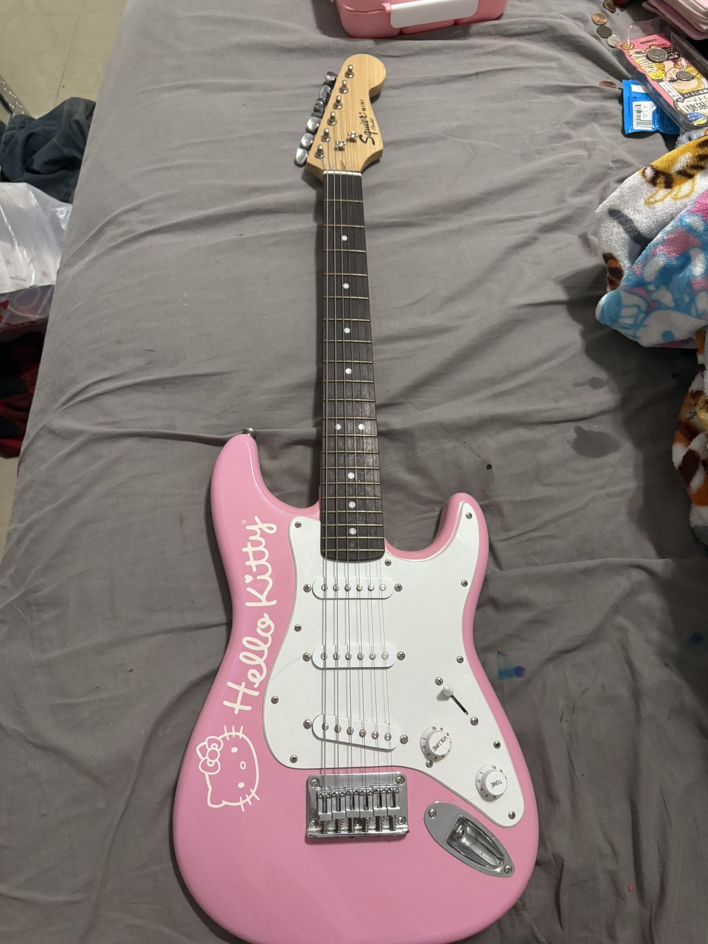 Hello Kitty Guitar