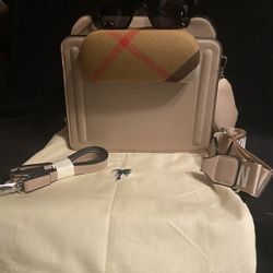 Fashion Tan Handbag With Sunglasses This Is A New Item