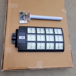 Solar Street Light  1,000 Watts Come With Remote Control  And Post