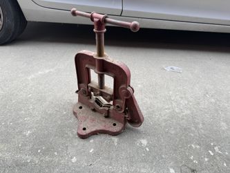 Bench Yoke Vise