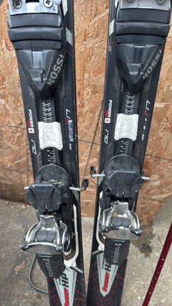 Snow skis