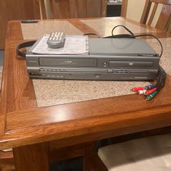DVD/ VHS Player- Magnavox