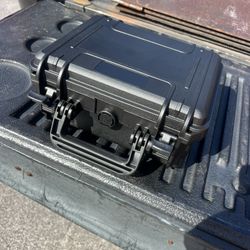 black waterproof and dustproof hard case 