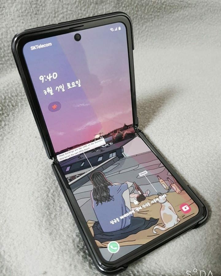 Samsung Galaxy Z Flip 3 Unlocked, FREE Smartwach/ Headphones. Pay $1 Today Rest in payments. NO CREDIT NEEDED FINANCING