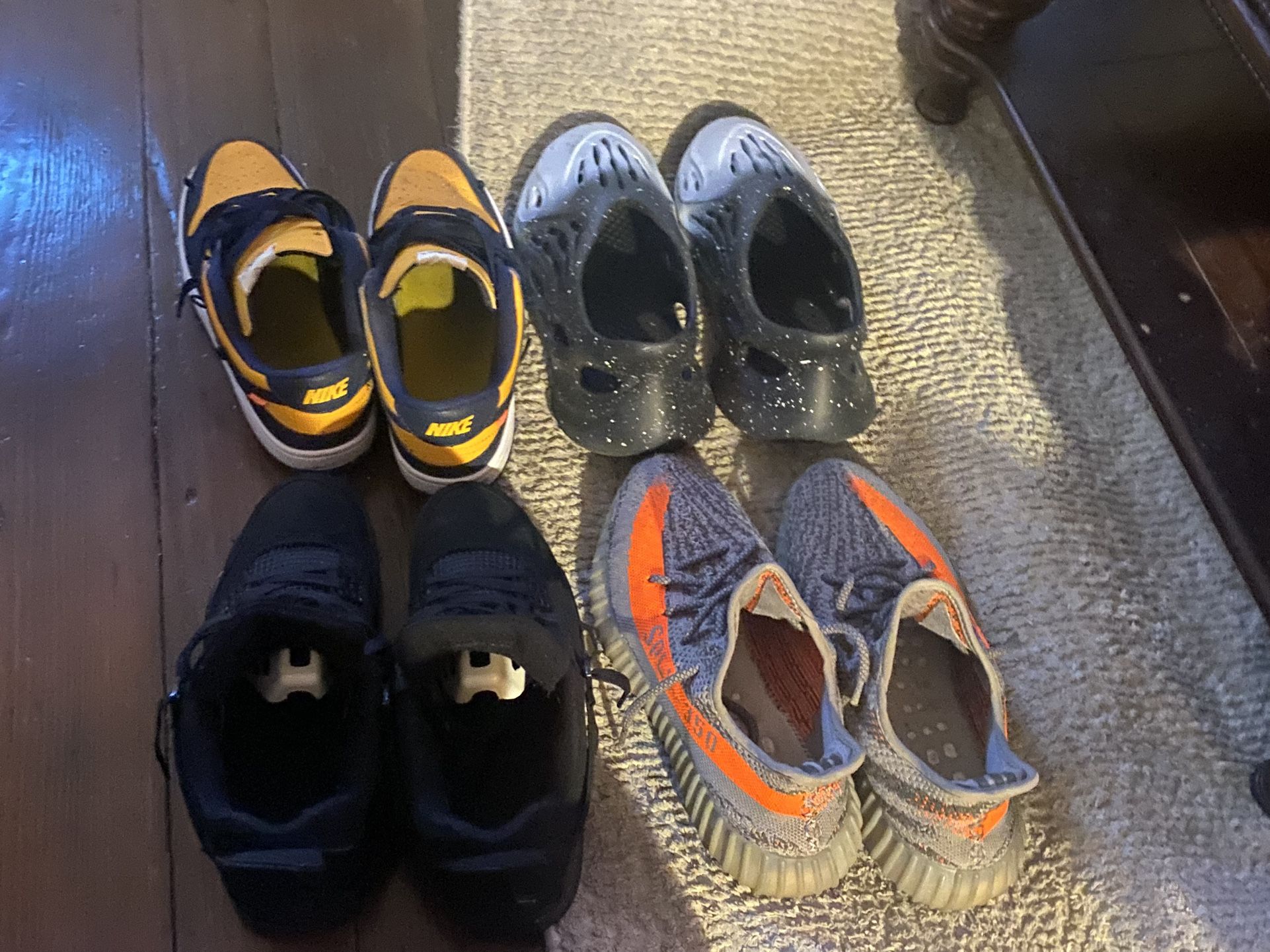 Jorden4s Size 8.5/ Phome Runners Size 9/yezy 350/ Dunks/