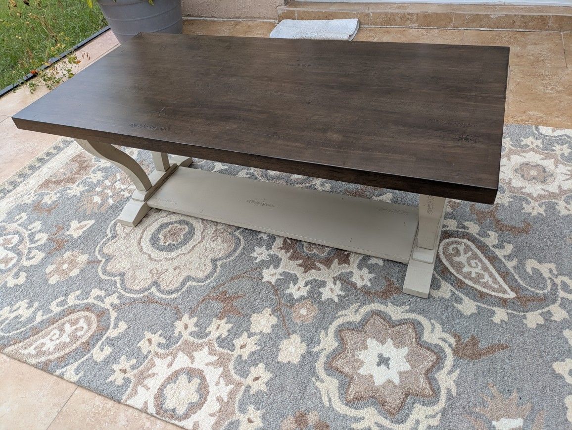 5×8 Craft Oriental Weaver Area Rug and Center table