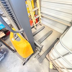 Power floor jack