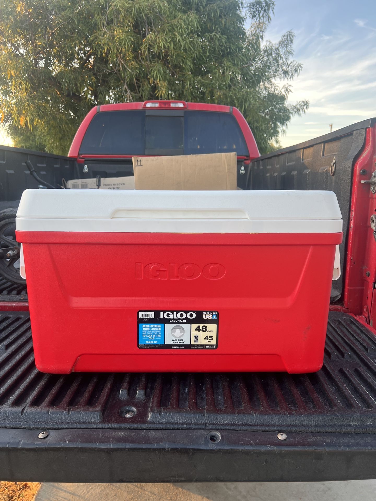 Igloo Laguna 48 Quart Cooler Ice Chest Red White
