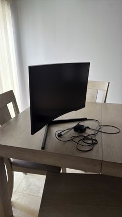 Samsung 3K curved monitor