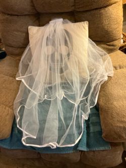 Two layer white veil