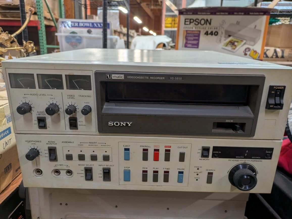 Sony VO-5850 U-Matic Video Cassette Recorder UNTESTED 