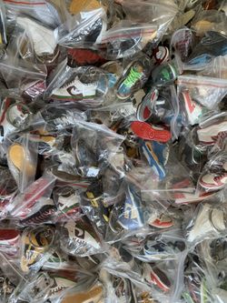 Air Jordan, Nike Dunk SB, Air Max Keychains! OVER 75 Styles!
