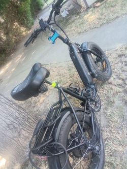 Black Surface604 twist Electric bike