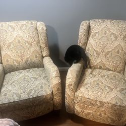 Pair of Matching Recliner Chairs – Ornate Tapestry Fabric