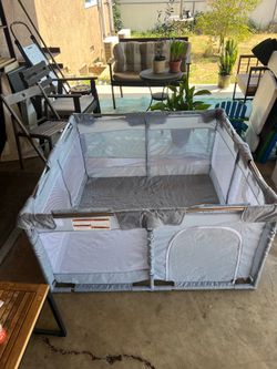 Toddler/infant Play Area / Play Pen