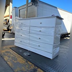 8 Drawer Dresser 