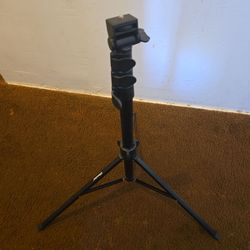 Camera tripod