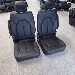 BRAND NEW BLACK LEATHER BUCKET SEATS 