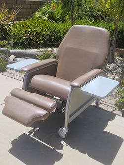 Lumex massage/ heat recliner chair