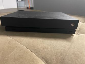 Xbox One X with 3 Games (GTA 5, Sonic Colors & Sinking City) & Controller.