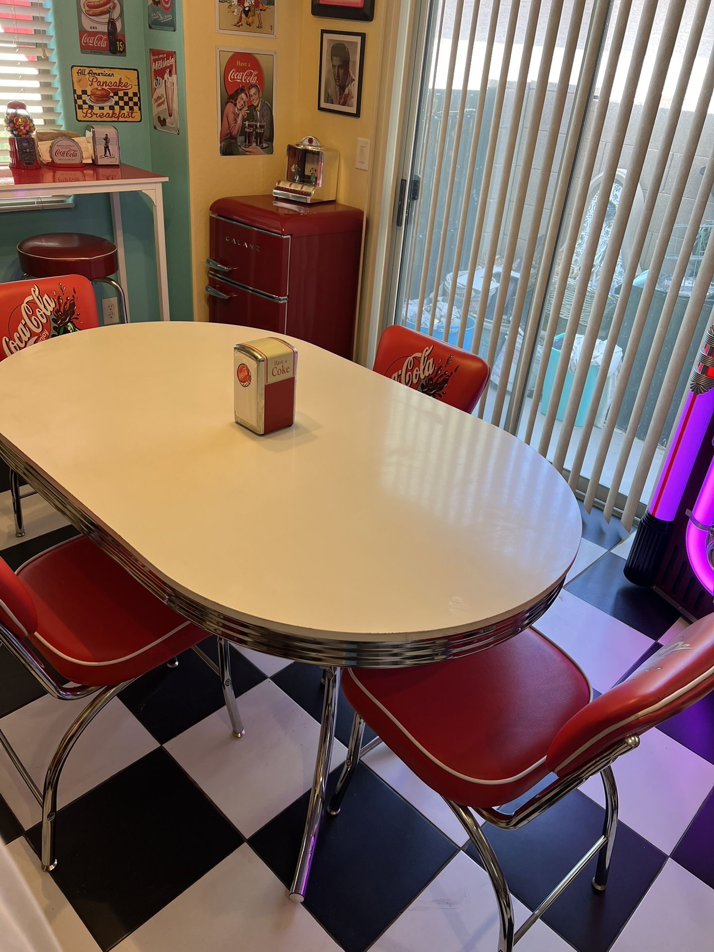 Retro Coca-Cola Diner style table